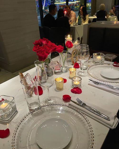 how to set up a romantic dinner table for Valentines Day